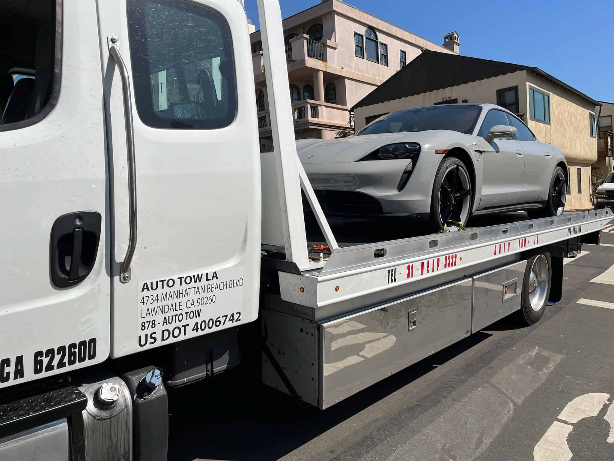 Tow truck Redondo Beach