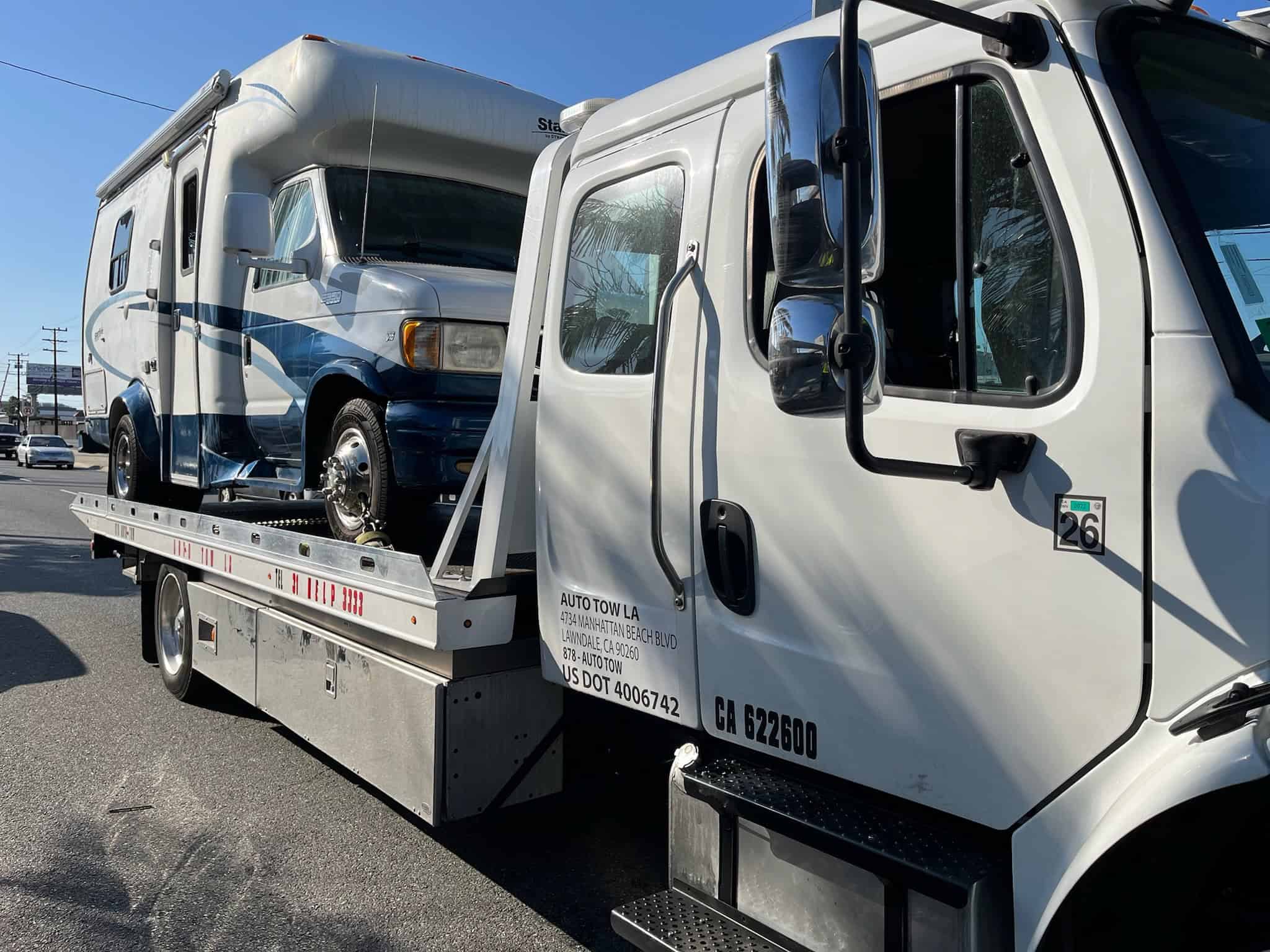 Tow truck Hermosa Beach